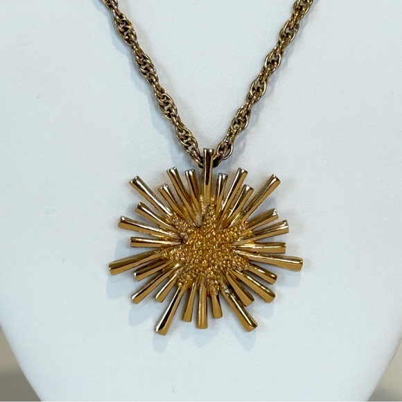 Vintage Monet MCM Starburst Atomic Burst Pendant 18” Chain Necklace Gold Tone - Picture 2 of 11
